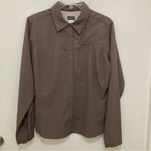 Patagonia Women’s Long Sleeve, Snap closure, Taupe Brown, Lightweight Shirt